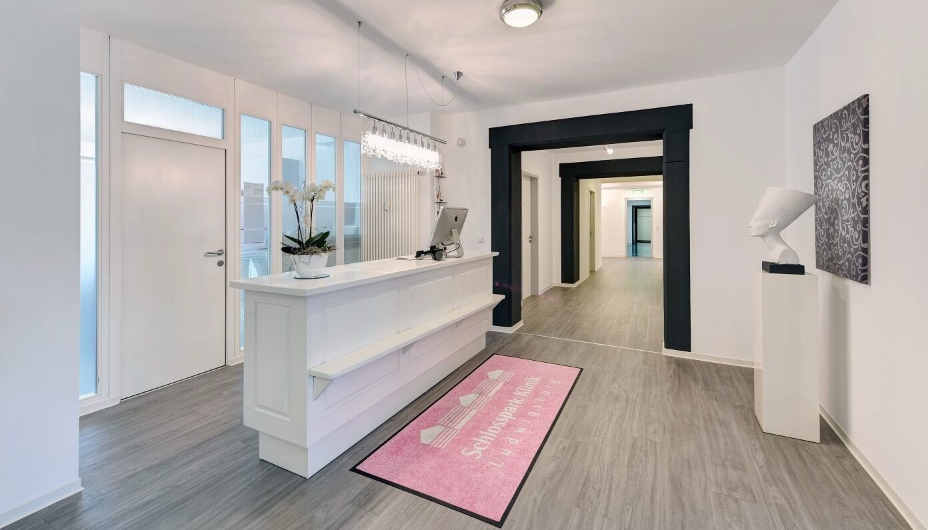 Einsicht Empfang Schlosspark Klinik