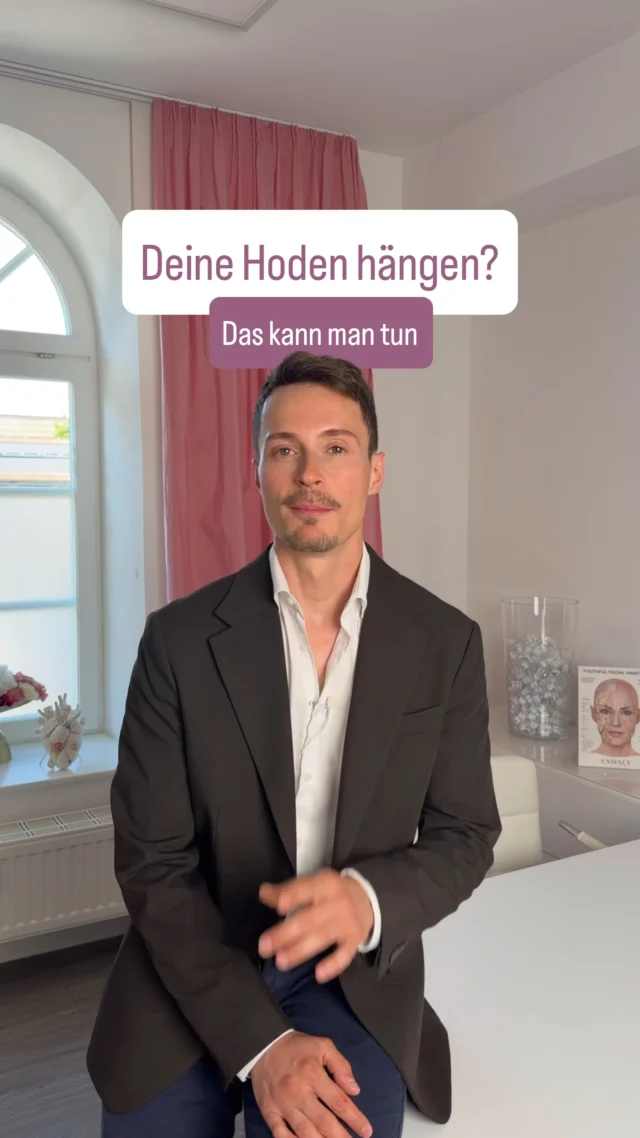Bist du auf Boxershorts umgestiegen, weil dir dein Hoden aus dem Slip ragt?

Mit zunehmendem Alter, nach Gewichtsverlust oder durch eine angeborene Gewebeerschlaffung kann der Hodensack deutlich tiefer hängen. Das kann nicht nur als ästhetisch störend empfunden werden, sondern auch im Alltag Beschwerden verursachen – zum Beispiel beim Sport, beim Sitzen oder durch Reibung in der Kleidung.

Bei einer Hodensackstraffung wird überschüssige Haut entfernt und das erschlaffte Gewebe gestrafft. Ziel ist ein natürliches Ergebnis mit mehr Komfort und einer harmonischeren Form.

Wichtig zu wissen: Der Eingriff betrifft die Haut und das erschlaffte Gewebe, nicht die Hoden selbst. Die Narben werden so platziert, dass sie später möglichst unauffällig sind.

Viele Männer recherchieren monatelang, bevor sie sich trauen, dieses Thema anzusprechen. Genau deshalb ist eine diskrete und individuelle Beratung besonders wichtig.

💬Hättest du gedacht, dass dieser Eingriff nicht nur ästhetische, sondern oft auch funktionelle Gründe hat? Schreib es in die Kommentare.

#SchlossparkKlinik #Hodensackstraffung
