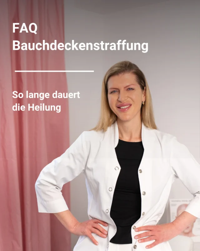 Wie lange dauert die Heilung nach einer Bauchdeckenstraffung wirklich? 🤍

Eine der häufigsten Fragen in der Beratung lautet: „Wann bin ich wieder ganz normal belastbar?“ Die ehrliche Antwort: Die Heilung verläuft in mehreren Phasen – und sie dauert länger, als viele denken.

In den ersten Tagen stehen Schonung, Schwellung und Wundheilung im Vordergrund. Nach etwa zwei Wochen fühlen sich viele im Alltag bereits deutlich besser. Sport und schweres Heben sind jedoch meist erst nach mehreren Wochen wieder sinnvoll.

Wichtig ist: Auch wenn der Bauch nach einigen Wochen schon deutlich flacher aussieht, arbeitet das Gewebe im Inneren noch weiter. Schwellungen gehen schrittweise zurück, die Narben reifen über Monate aus und die endgültige Kontur zeigt sich oft erst nach 6 bis 12 Monaten.

Geduld ist deshalb ein entscheidender Teil des Ergebnisses. Wer seinem Körper ausreichend Zeit zur Heilung gibt, schafft die beste Grundlage für eine schöne und stabile Bauchkontur.

👉 Im heutigen Beitrag erkläre ich dir, welche Heilungsphase dich wann erwartet und ab wann welche Belastungen typischerweise wieder möglich sind.

💬 Hast du noch Fragen? Melde dich gerne direkt hier per DM bei mir.

#SchlossparkKlinik #Bauchdeckenstraffung